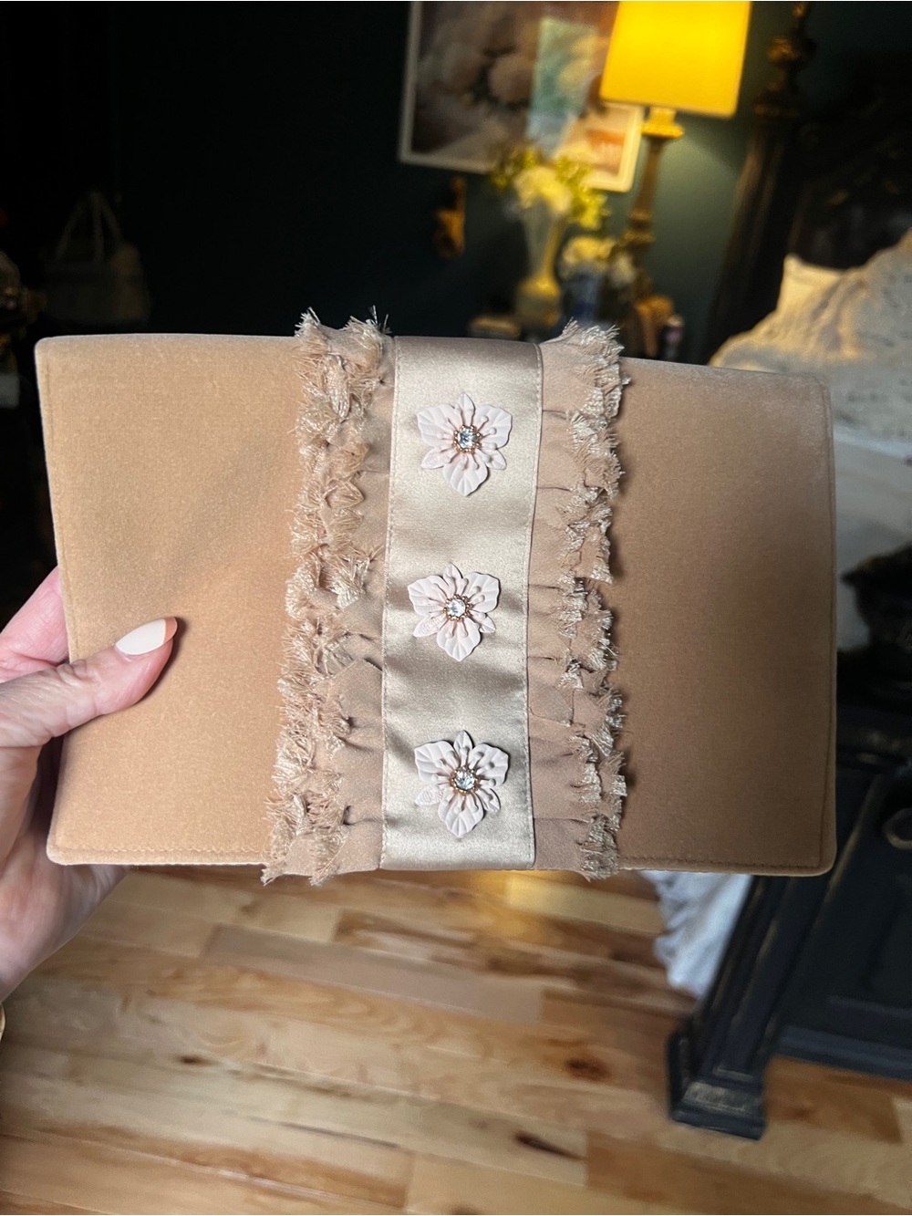 Shiraleah Chicago Camel Velvet Floral Clutch NWT - Picture 14 of 16